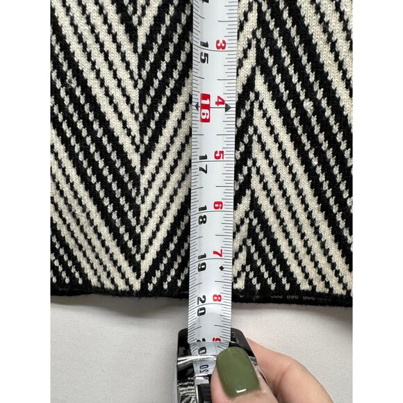 Ann Taylor Black White Chevron Knit Skirt Medium Herringbone Preppy Minimalist - Picture 4 of 6